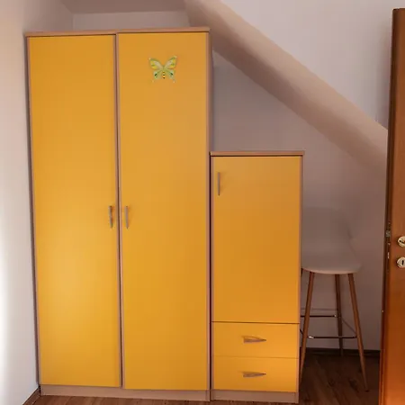 Two-bedroom Niki Near